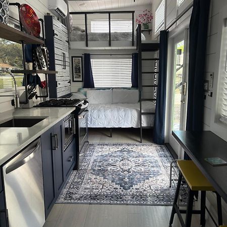 Pet Friendly, Modern Tiny House In Vibrant Clermont Villa Buitenkant foto