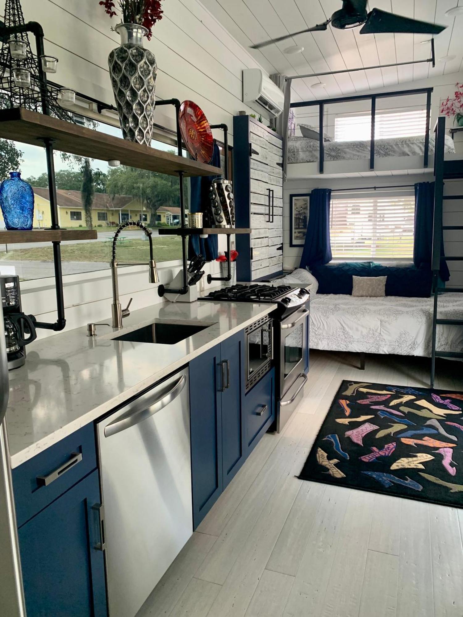 Pet Friendly, Modern Tiny House In Vibrant Clermont Villa Buitenkant foto