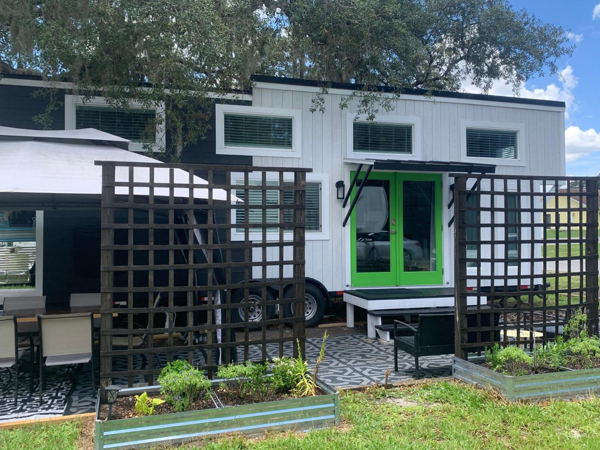 Pet Friendly, Modern Tiny House In Vibrant Clermont Villa Buitenkant foto